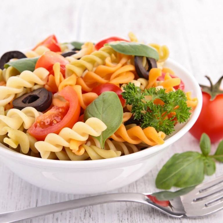 Easy Pasta Salad - Fluffy's Kitchen